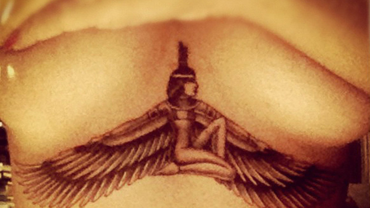 Den här maffiga gjorde Rihanna i en tatueringsstudio i London i helgen. Snygg eller är det något hon kommer att ångra? 
